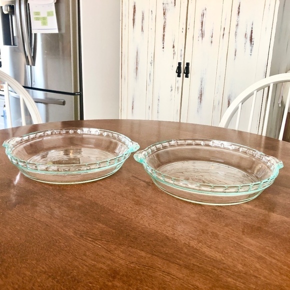 Pyrex, Clear Glass, Scalloped Edge, Pie Plates, Handles, Green Tint, Set of 2 - Picture 5 of 13